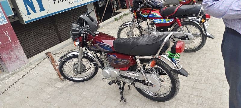 Honda 125 in new condition 1