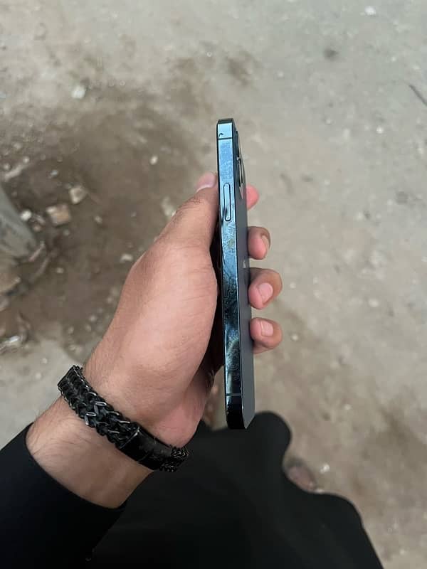 iphone 12 pro 03417329307 WhatsApp 5