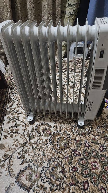 Black & Decar electric heater 2700W new condition 1