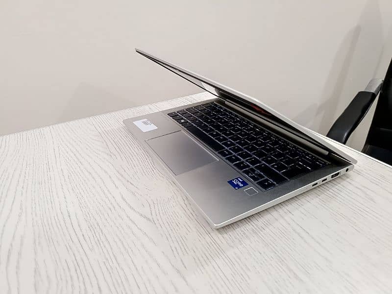 Hp elitebook 830 g8 core i7 11th gen quadcore 12mb cache  13.3" 1080p 7