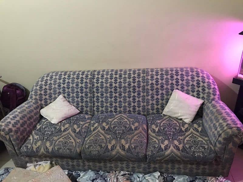 5 seater sofa selling 0