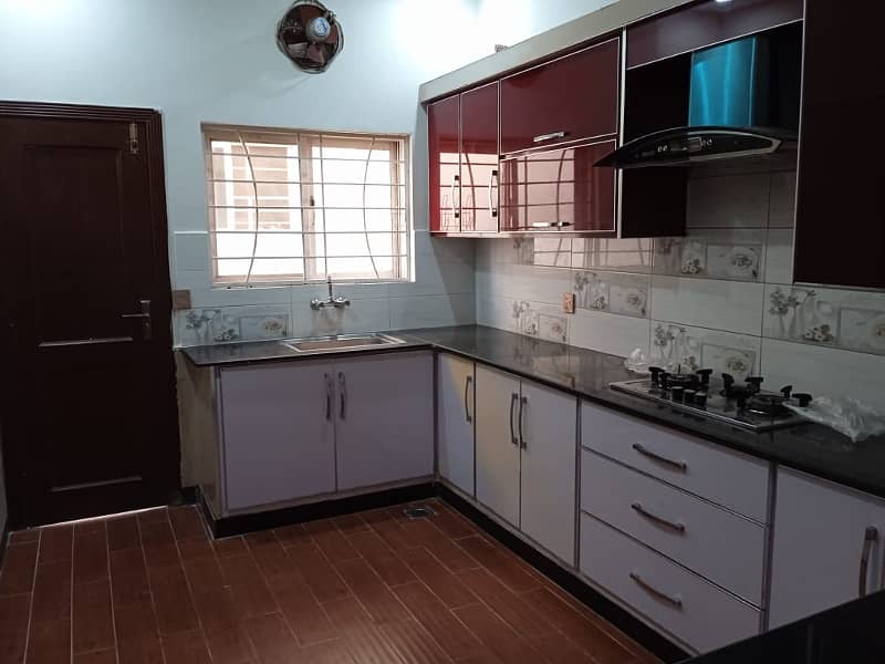 Upper Portion available for rent 3