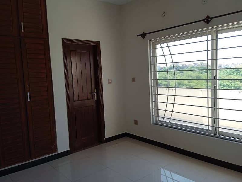 Upper Portion available for rent 5