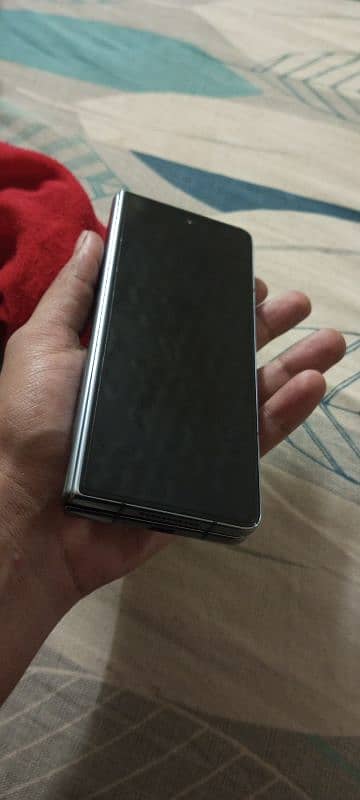 Samsung Galaxy Z Fold 4 5