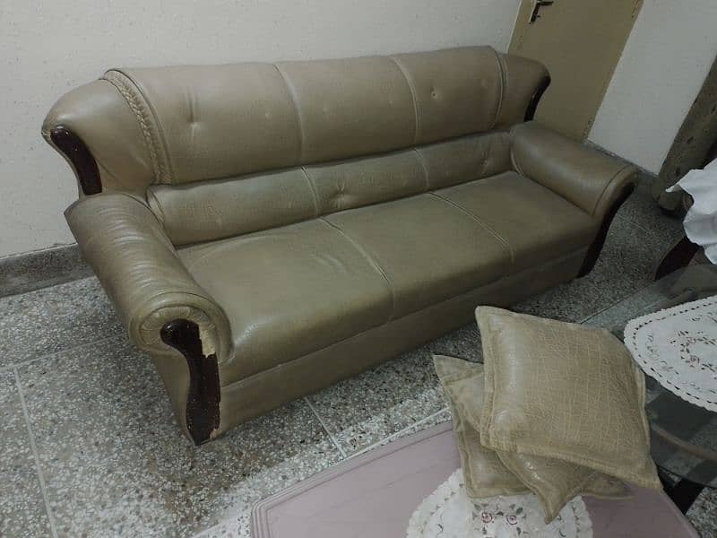 7 seater sofa set good condition 1