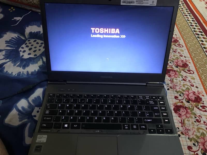 Selling my Toshiba laptop core i3 1