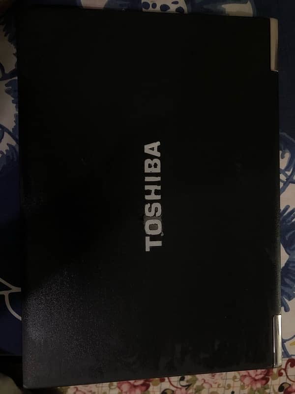 Selling my Toshiba laptop core i3 2