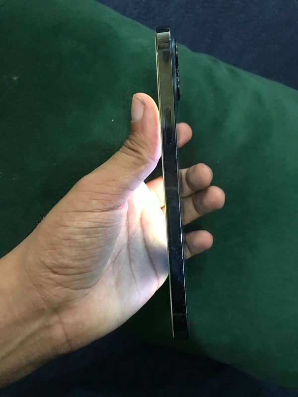 IPhone 12 Pro Max 128 Gb with charger 5