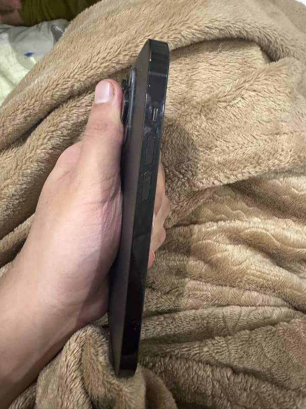 Iphone 14 pro jv black 256gb with box 3