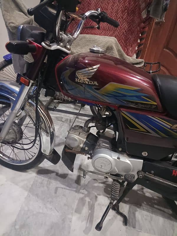 Honda 70 CD 2021 model 2