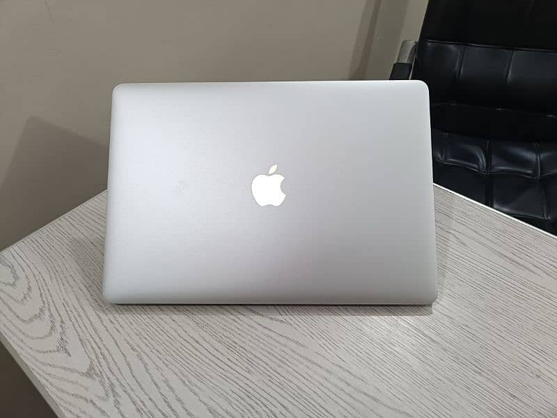 Macbook 2013 pro late i7 Quadcore 15.4 2k plus Retina Display 1TB SSD 10