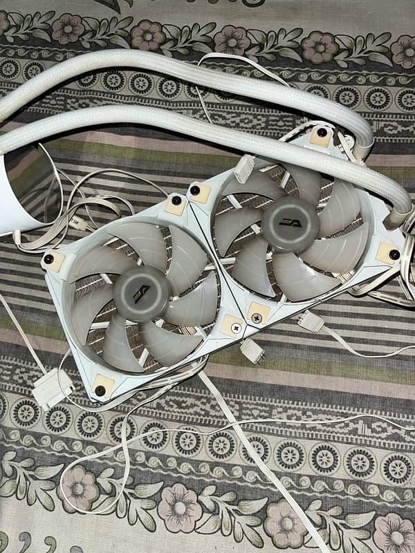 dark flash 240Aio liquid cooler white edition 1