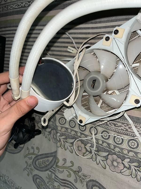 dark flash 240Aio liquid cooler white edition 2