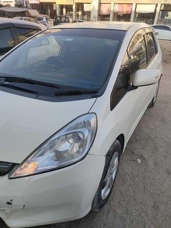 urgent sale Honda Fit 2011 2014 hybrid 5