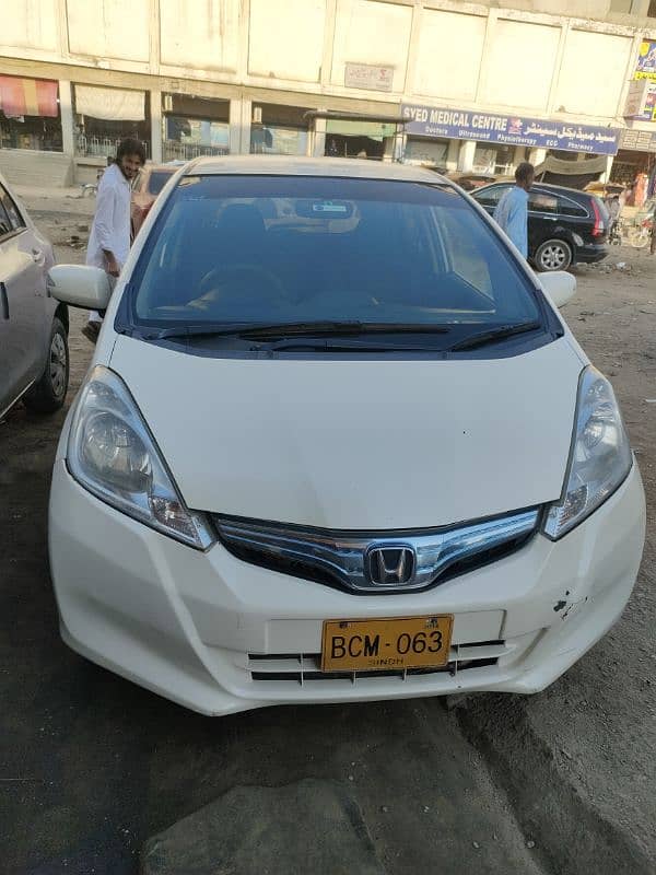 urgent sale Honda Fit 2011 2014 hybrid 7