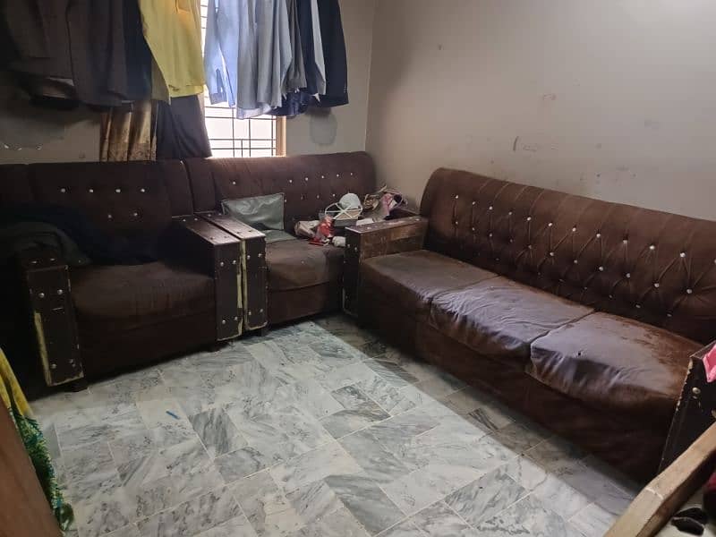 6 seeter sofa set polish or poshish hona wali hai 1