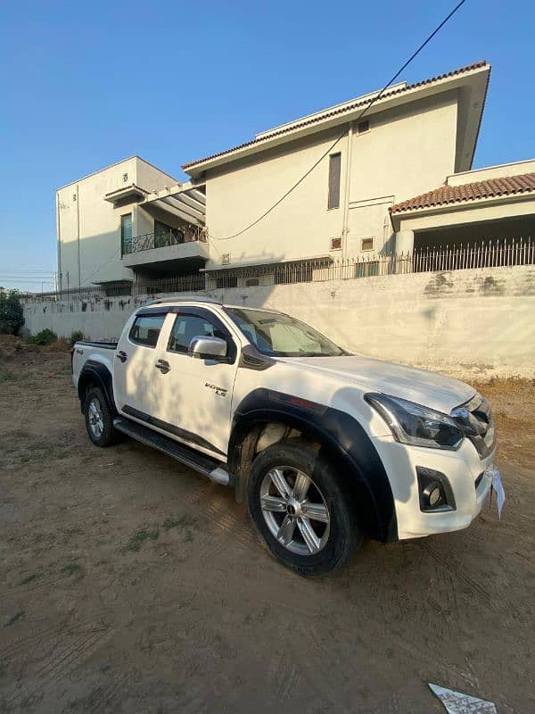 Isuzu D-Max V-Cross 2019 1