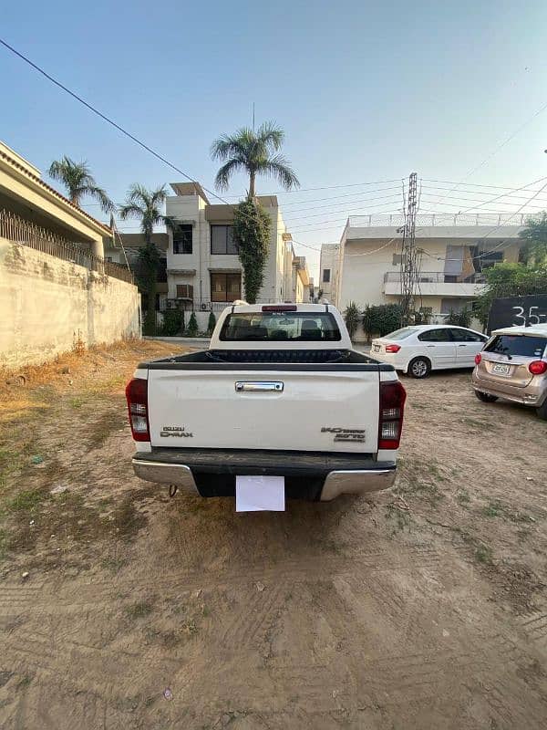 Isuzu D-Max V-Cross 2019 4