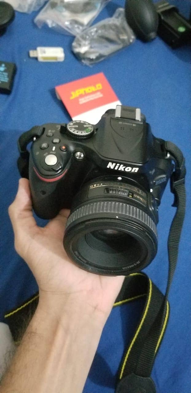 NIKON D5200 WITH 55mm 1.8G LENS 2