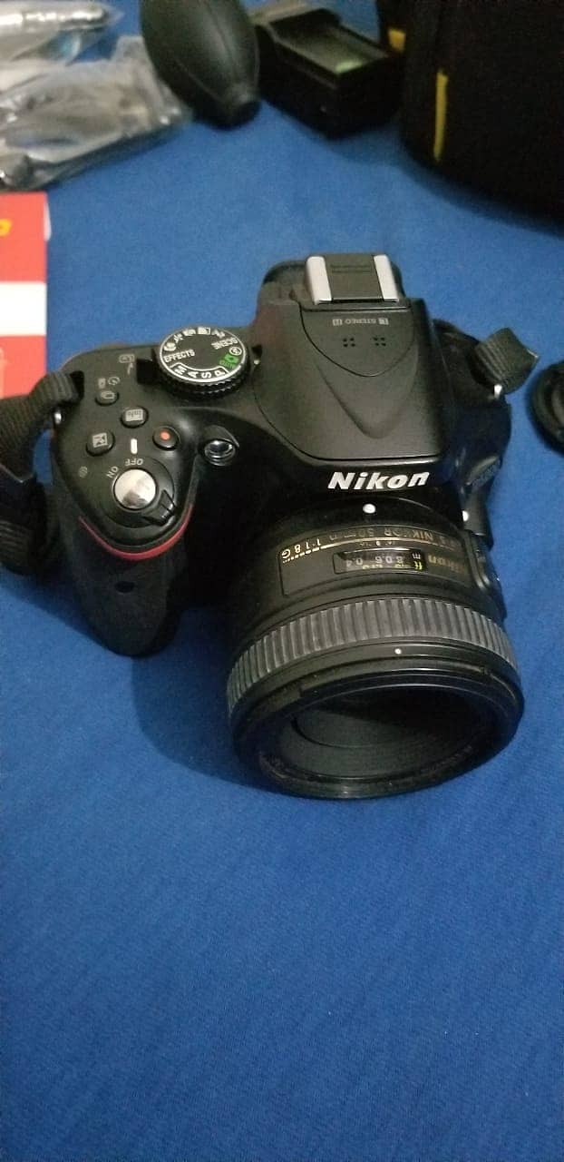 NIKON D5200 WITH 55mm 1.8G LENS 6