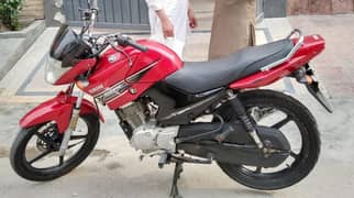 125 cc Yamaha ybr 125 in Genieun Good Condition 0