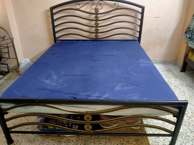 iron bed 2