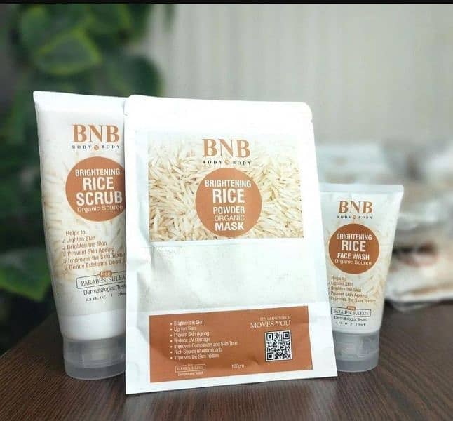 Rice Whitening and Glowing Facial Kit 2