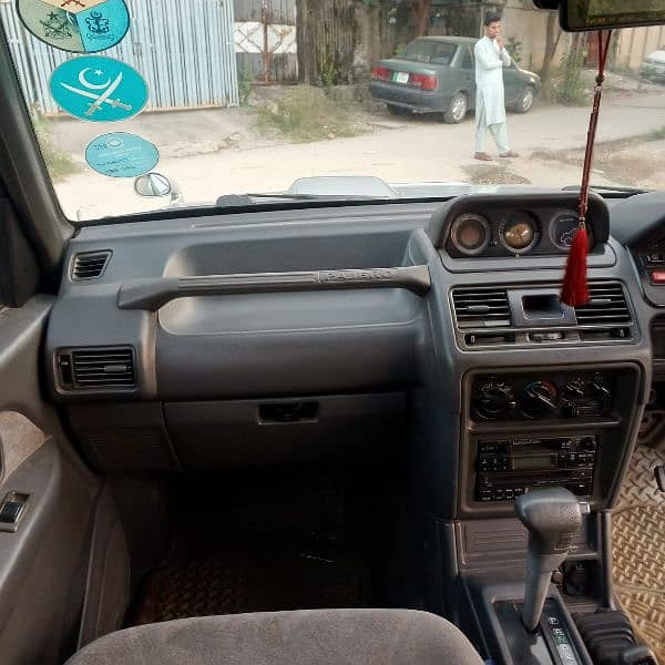 Mitsubishi Pajero 1997 13