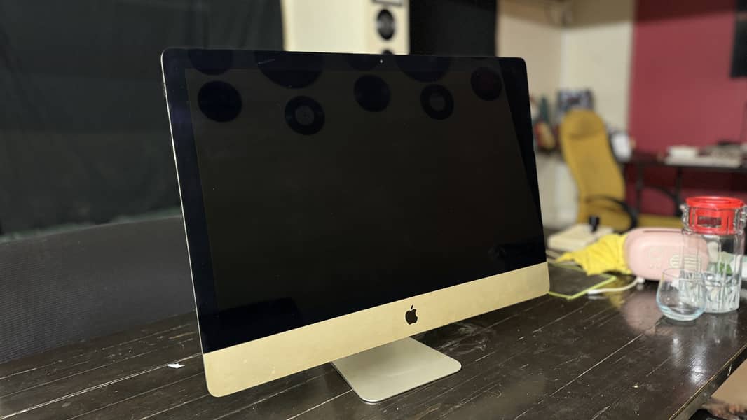 iMac / Retina 5K, 27-inch, 2017 / 16 GB RAM / Core i5 condition 10/10 1