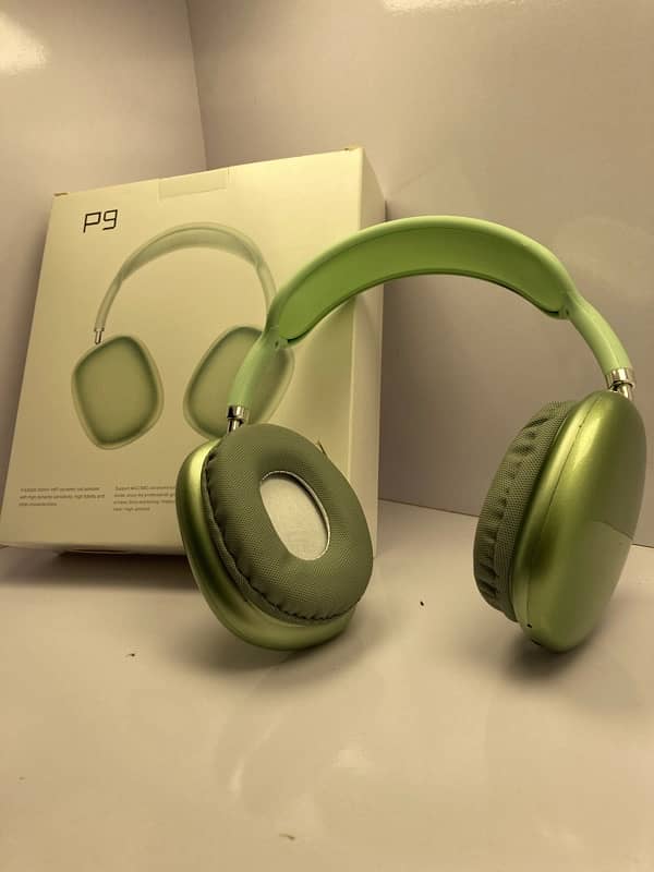 P9 headphones wirless and aux option Best sound quality . 1