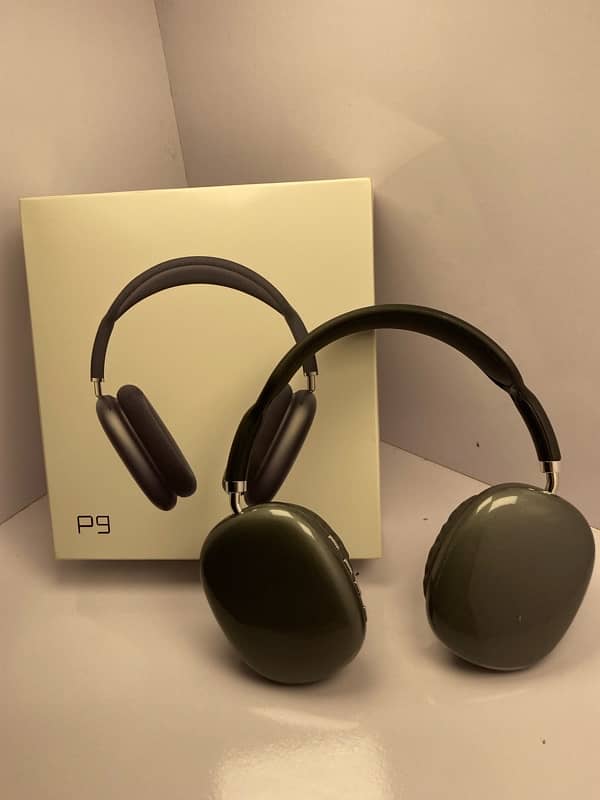 P9 headphones wirless and aux option Best sound quality . 3