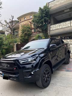 Toyota Hilux Revo GRS 2024