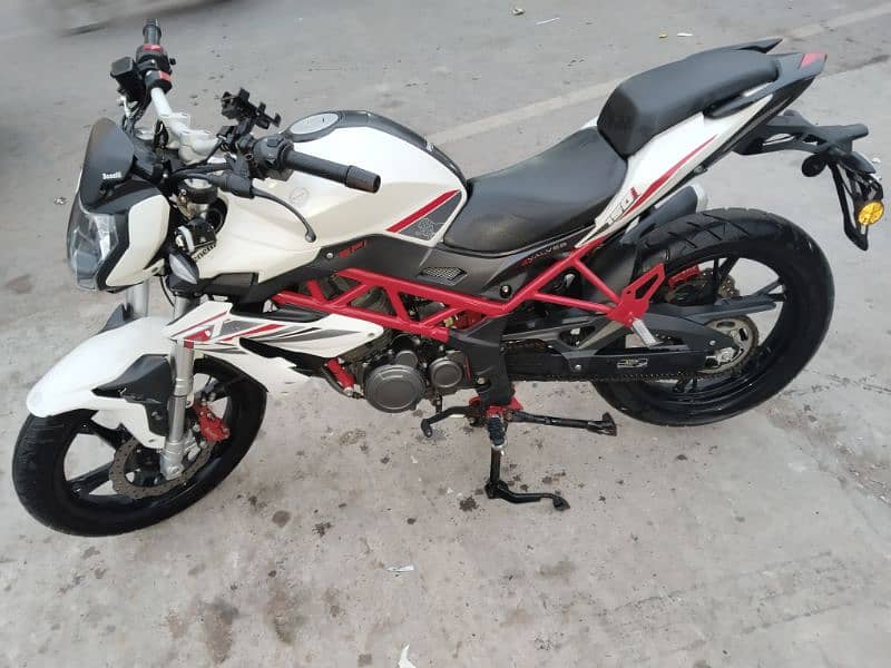 Benelli TNT 150i 2022 model Panjab number lush condition 0