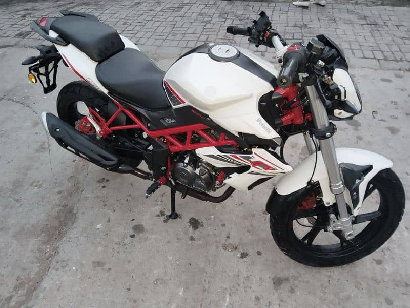 Benelli TNT 150i 2022 model Panjab number lush condition 5