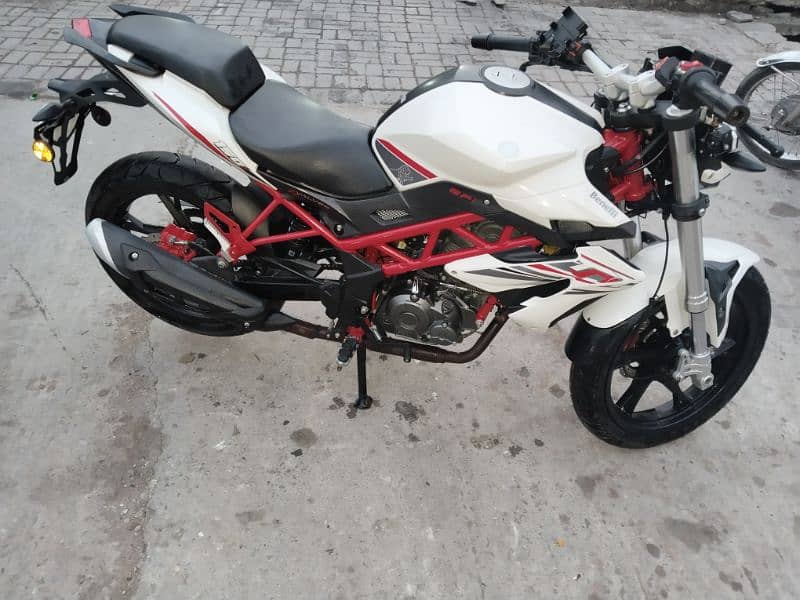 Benelli TNT 150i 2022 model Panjab number lush condition 6