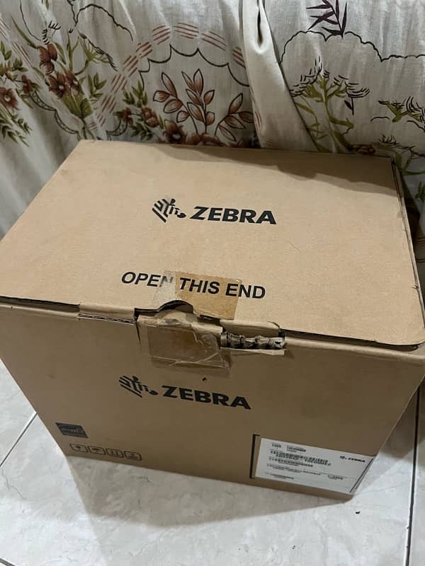 Zebra Bar Code Printer Model ZD220 1