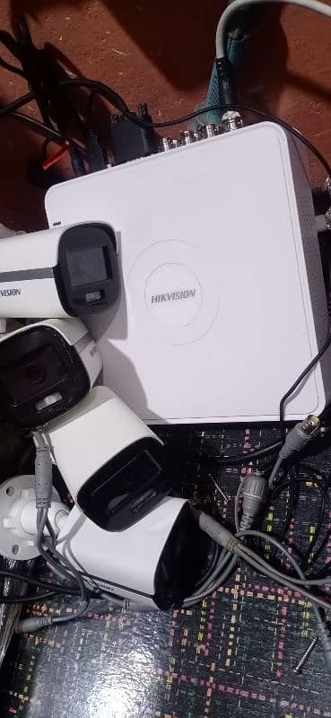 hikvision 8 chanel dvr and color cameras 2