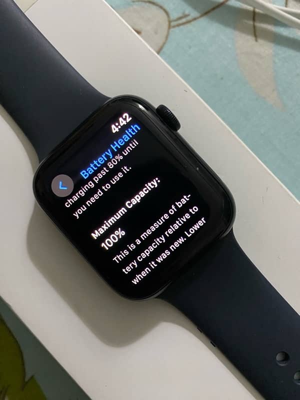 Apple Watch SE 2nd Gen 44mm + wifi + warranty 5