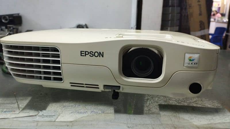 WE HAVE ALL KINDS OF PROJECTORS AVAILBLE IN DUBAI IMPORT 03152965654 4