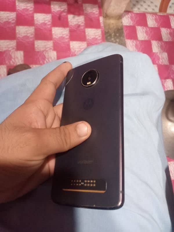 Moto z4 android for sale 4/128 pta approved 3