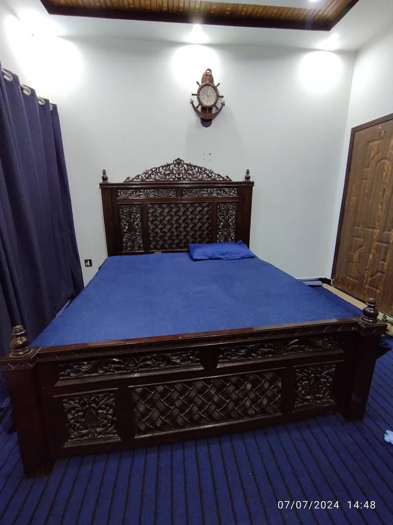 Chinoti bed set with side tables and dressing table 1