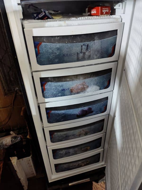 Dawlance LVS Vertical  Freezer 3