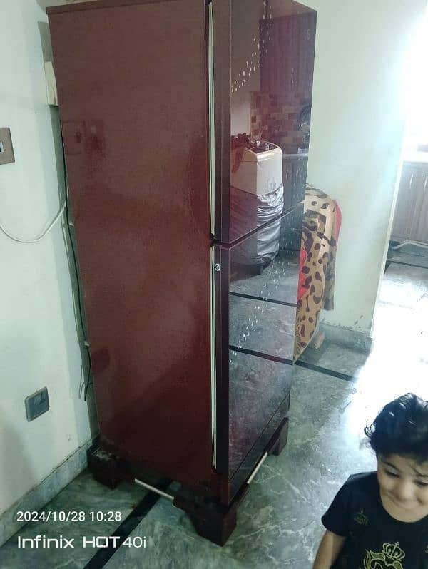 refrigerator in good condition 1