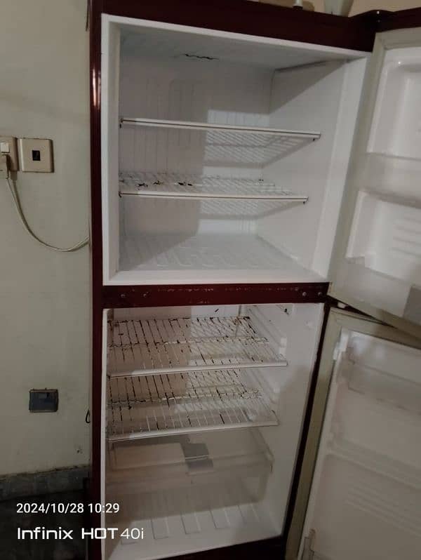 refrigerator in good condition 6