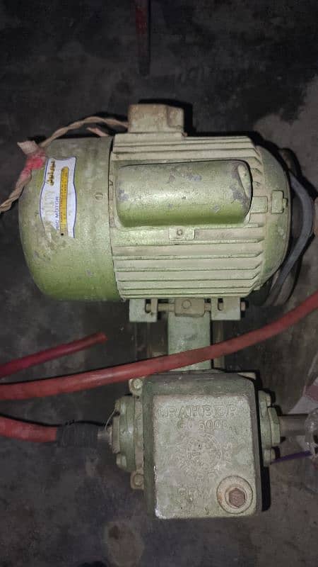 Water pump 1 inche ka Rahber company ka 1