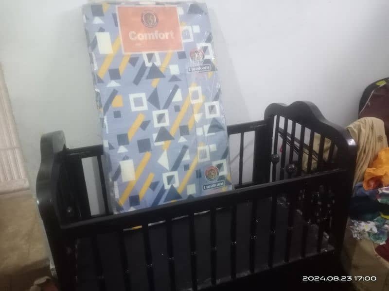 Moveable Baby Cot 2