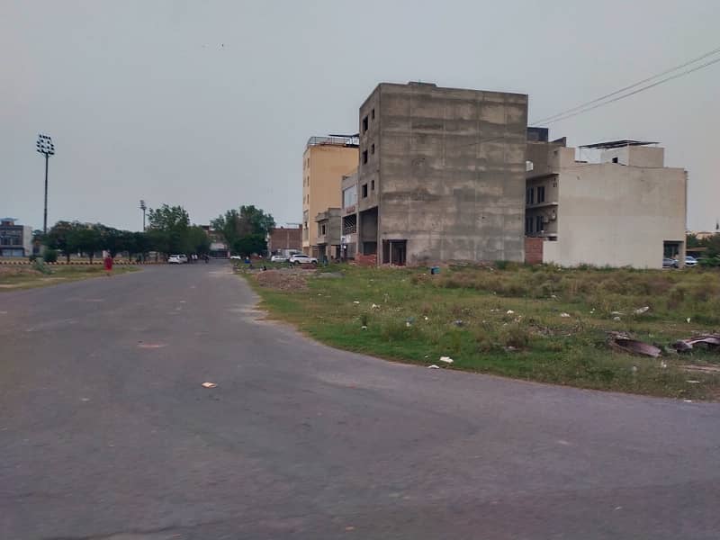 4 Marla Facing Stadium Commercial Building For Sale In A-Block Khayaban e Amin Society 9