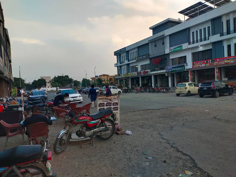 4 Marla Facing Stadium Commercial Building For Sale In A-Block Khayaban e Amin Society 13