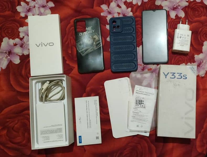 Vivo Y33s 8,128 10/10 1