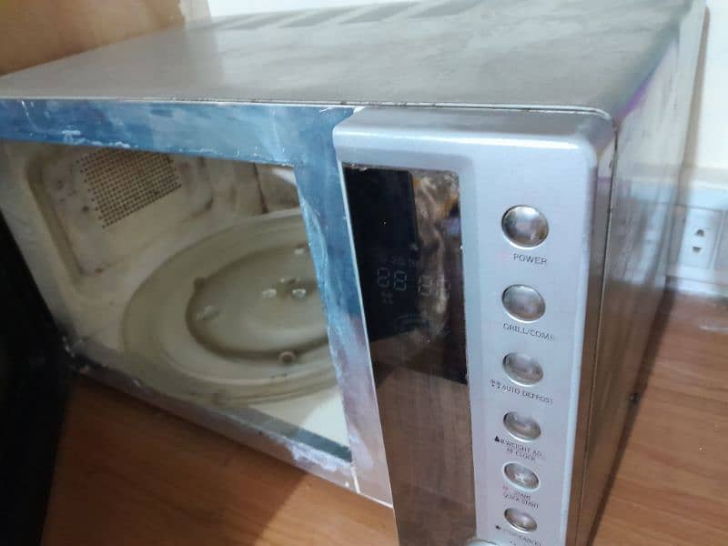 microwave oven urgent sale 3